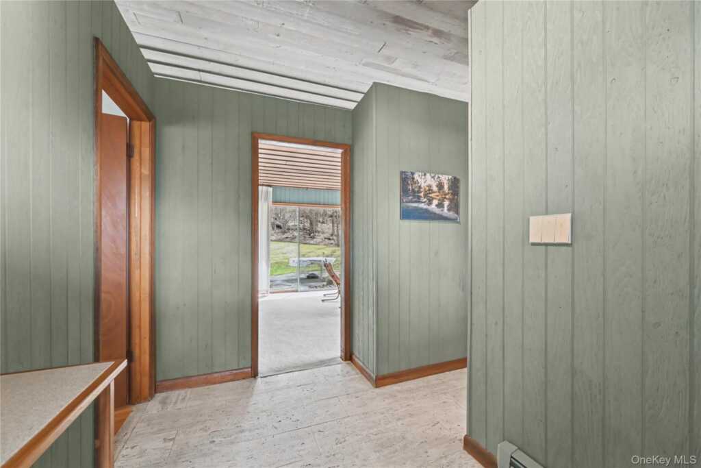 493 Mitchell Drive, Valley Cottage, NY 10989 - Photo 5 of 37