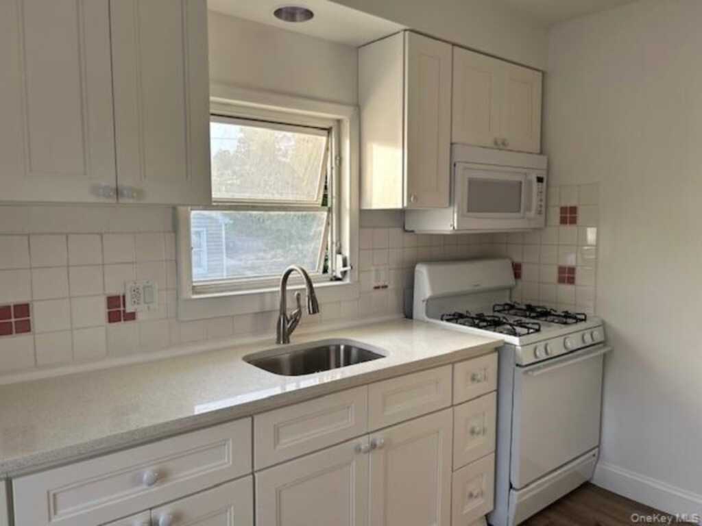 306 5th Street, Rye, NY 10543 - Photo 3 of 9