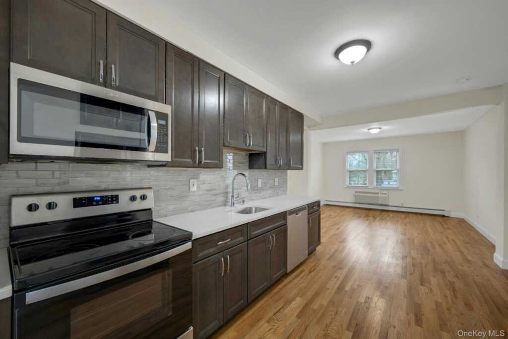 10 9th Street, Unit #2, New Rochelle, NY 10801 - Photo 3 of 14