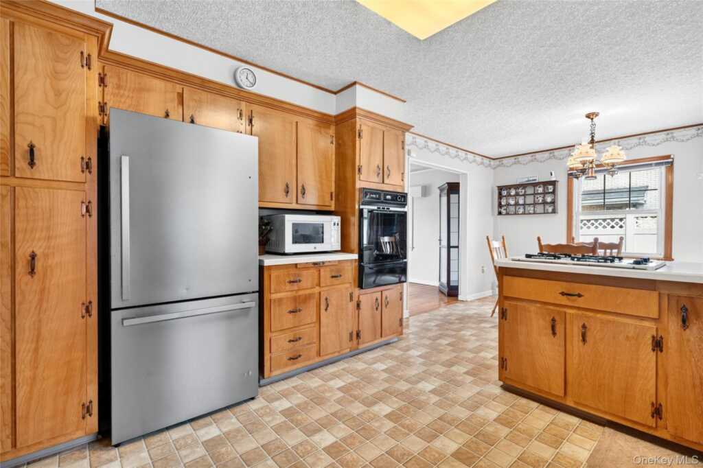 10 Cricketown Road, Stony Point, NY 10980 - Photo 13 of 44