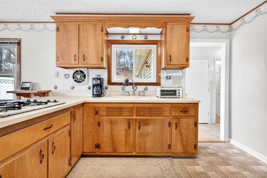 10 Cricketown Road, Stony Point, NY 10980 - Photo 15 of 44