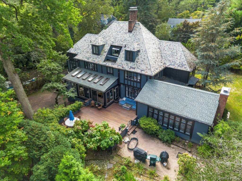 9 Rye Road, Rye, NY 10580 - Photo 2 of 50