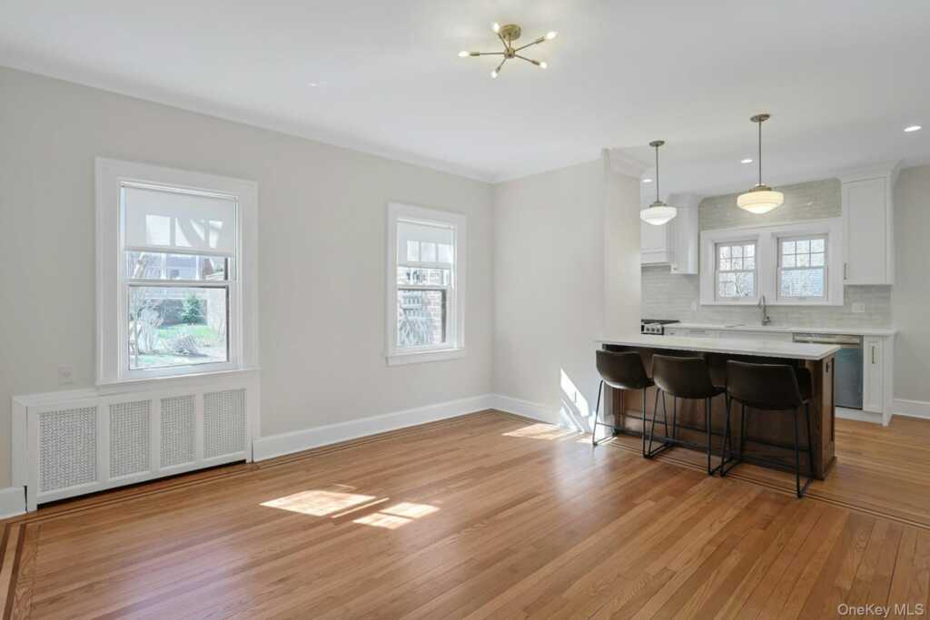 10 Robins Road, New Rochelle, NY 10801 - Photo 10 of 24