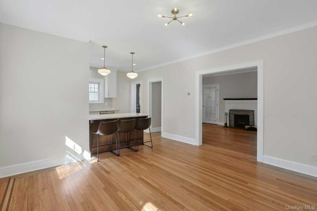 10 Robins Road, New Rochelle, NY 10801 - Photo 11 of 24