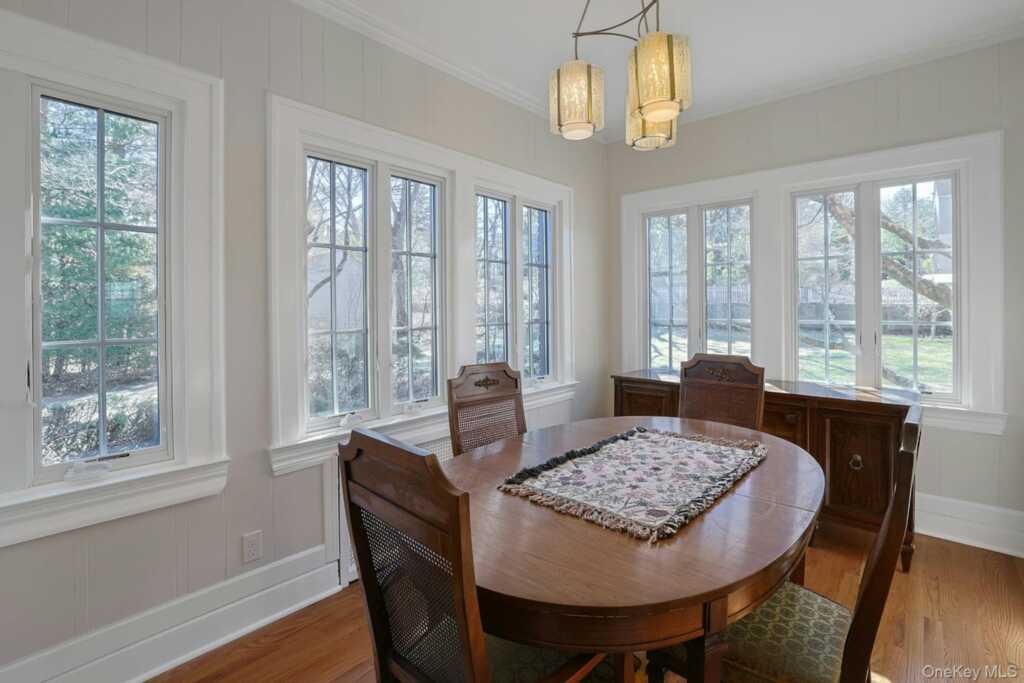 10 Robins Road, New Rochelle, NY 10801 - Photo 13 of 24