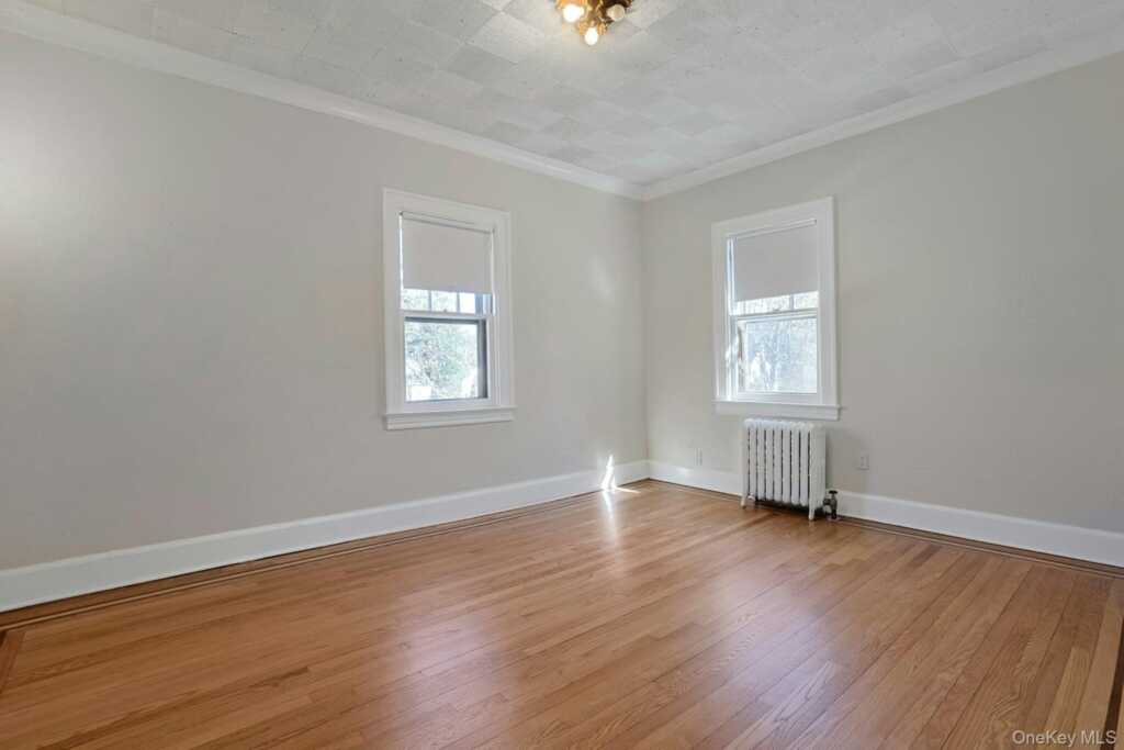 10 Robins Road, New Rochelle, NY 10801 - Photo 19 of 24