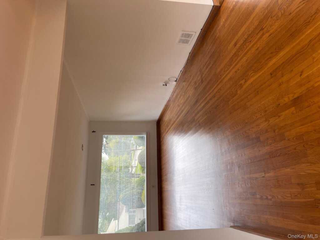 66 Laron Drive, New Rochelle, NY 10804 - Photo 2 of 28