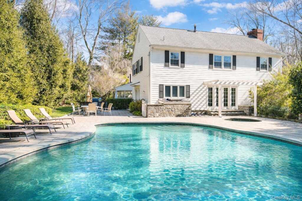 38 Brevoort Lane, Rye, NY 10580 - Photo 2 of 42