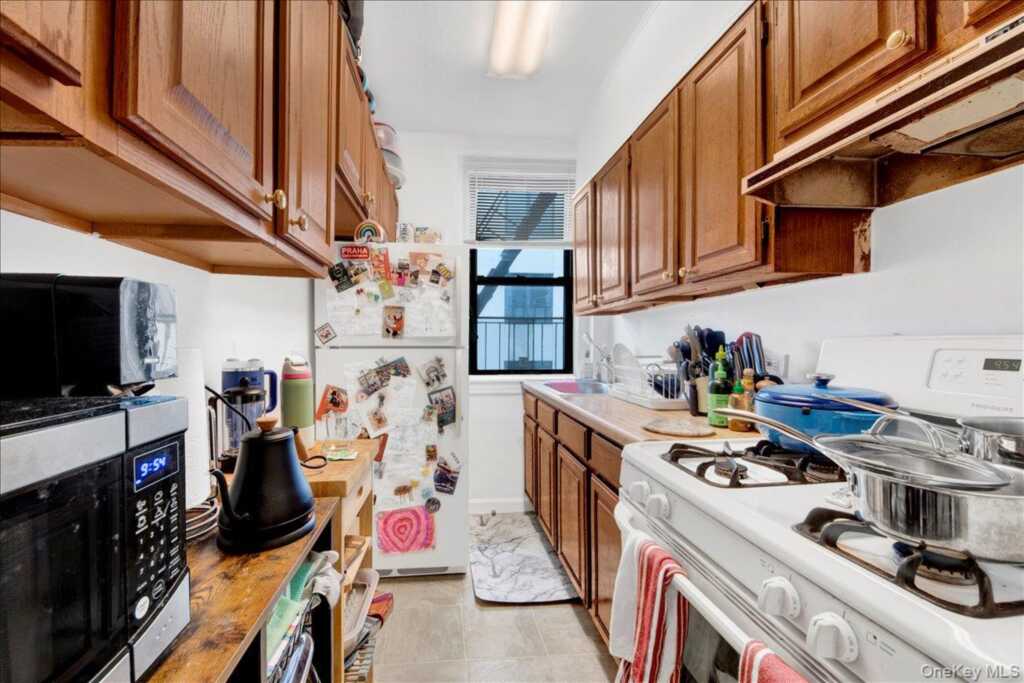 7 Greenridge Avenue, Unit #B8, White Plains, NY 10605 - Photo 13 of 20