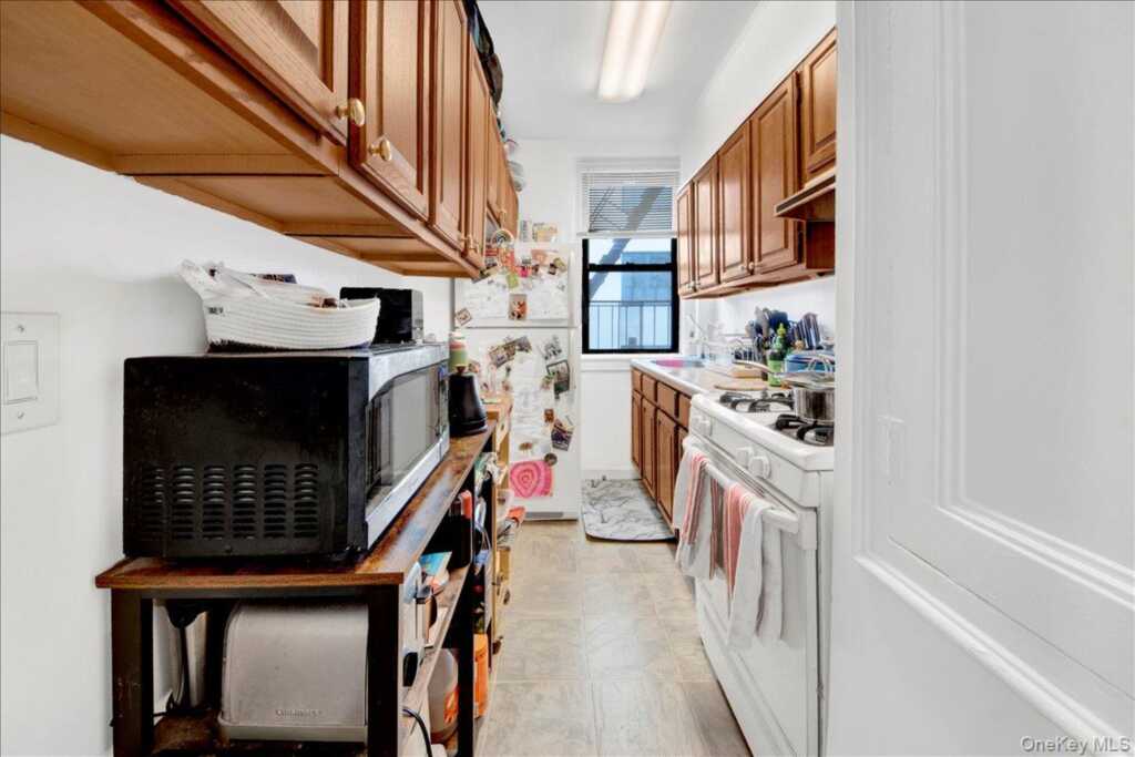 7 Greenridge Avenue, Unit #B8, White Plains, NY 10605 - Photo 14 of 20