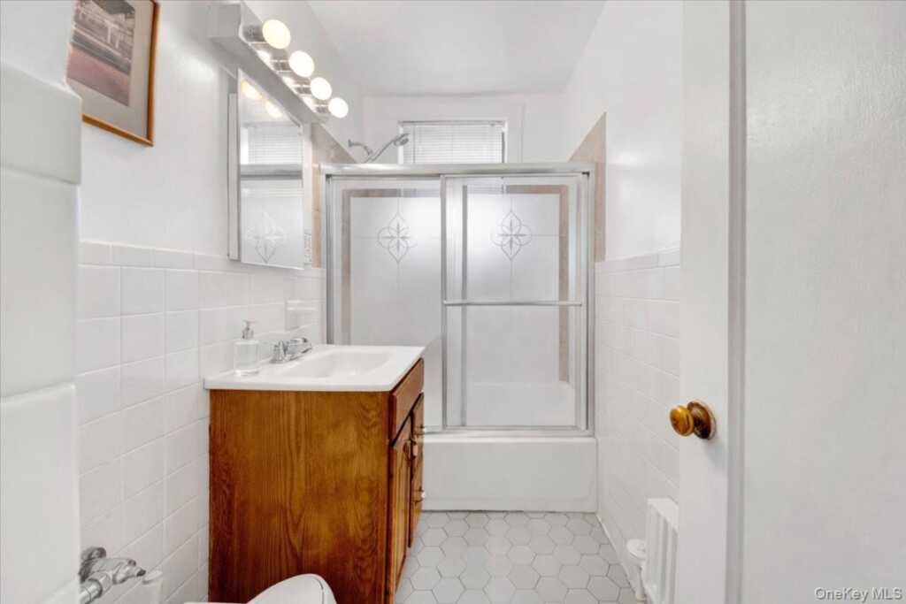 7 Greenridge Avenue, Unit #B8, White Plains, NY 10605 - Photo 19 of 20