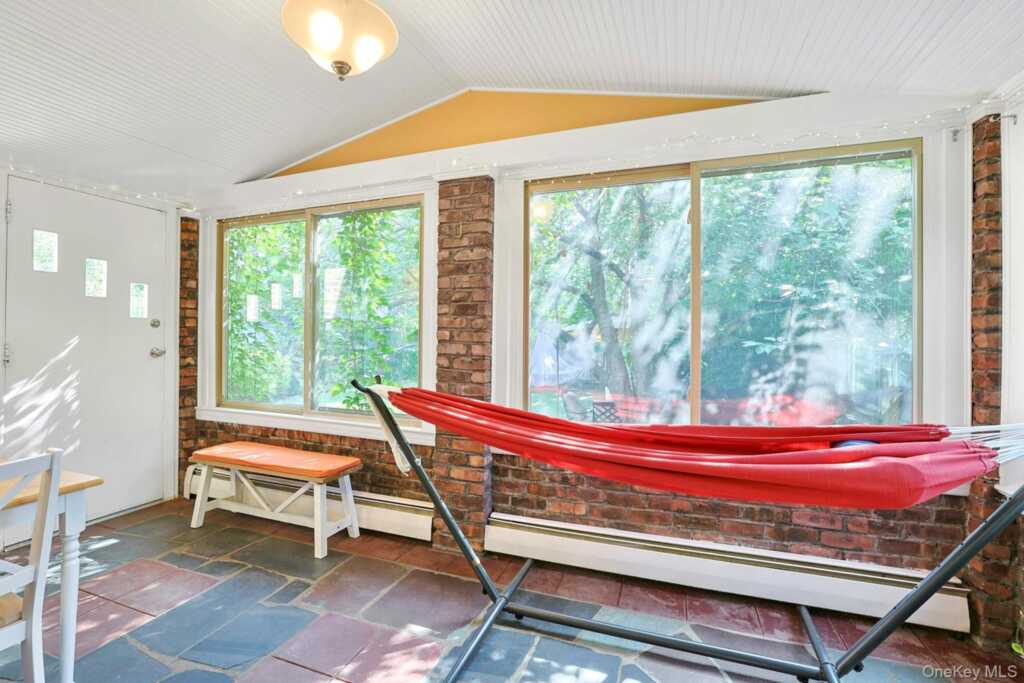 15 Westend Avenue, Nyack, NY 10960 - Photo 5 of 30