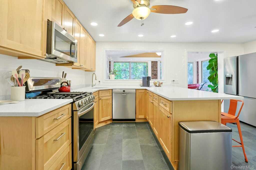 15 Westend Avenue, Nyack, NY 10960 - Photo 9 of 30