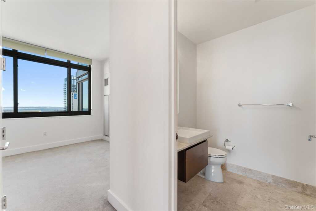 175 Huguenot Street, Unit #1702, New Rochelle, NY 10801 - Photo 11 of 20