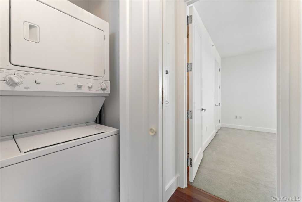 175 Huguenot Street, Unit #1702, New Rochelle, NY 10801 - Photo 12 of 20