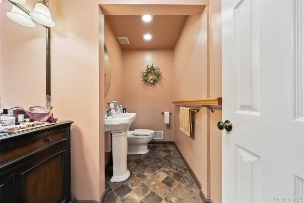 13 Beaumont Drive, New City, NY 10956 - Photo 14 of 23