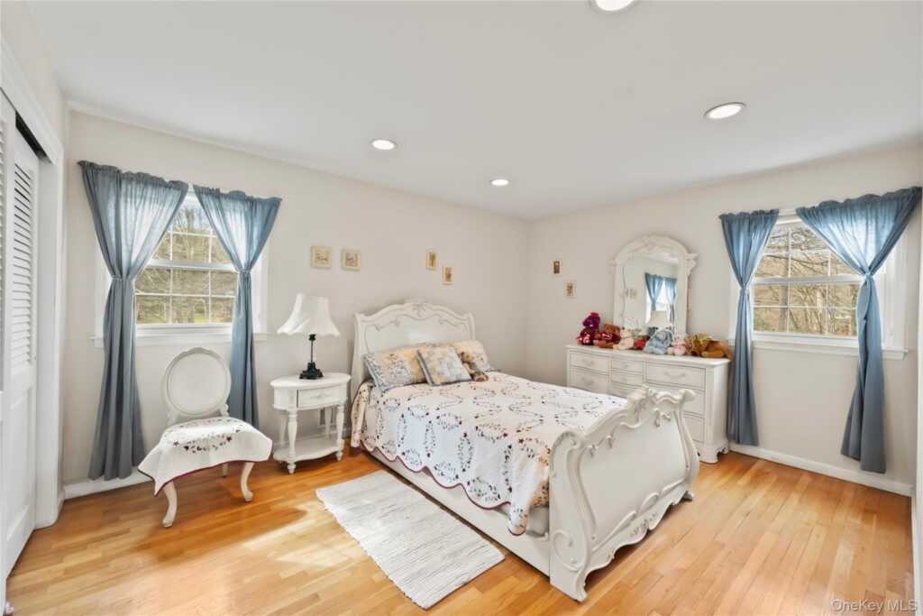 13 Beaumont Drive, New City, NY 10956 - Photo 16 of 23