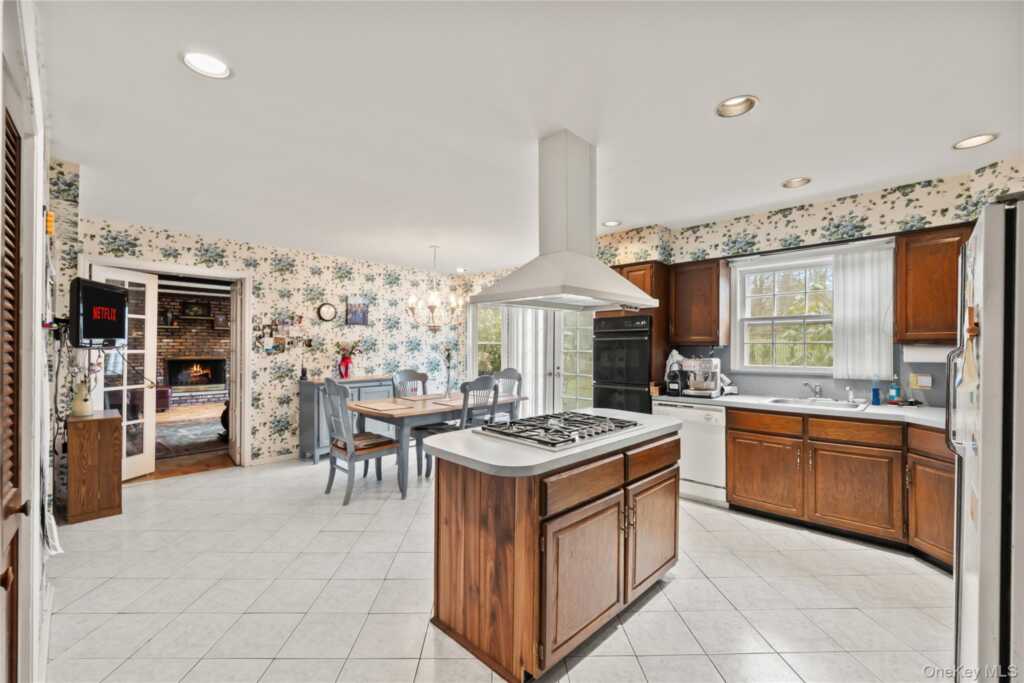 13 Beaumont Drive, New City, NY 10956 - Photo 8 of 23