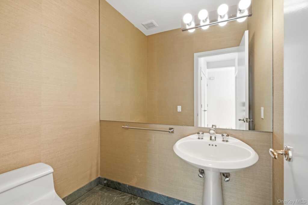 13 Kassel Court, Rye, NY 10543 - Photo 18 of 33