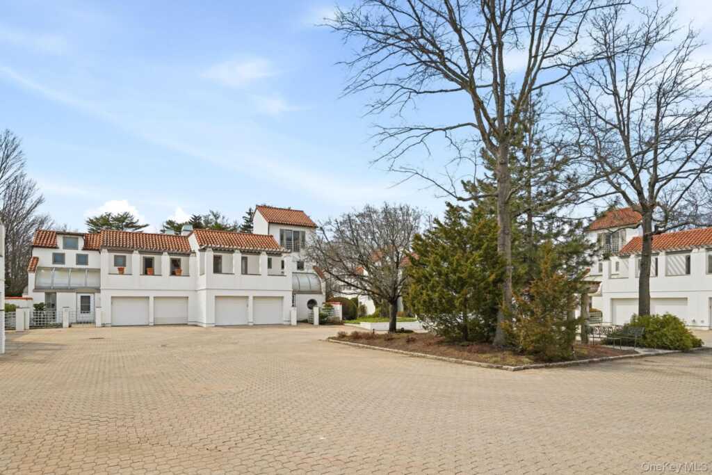 13 Kassel Court, Rye, NY 10543 - Photo 2 of 33