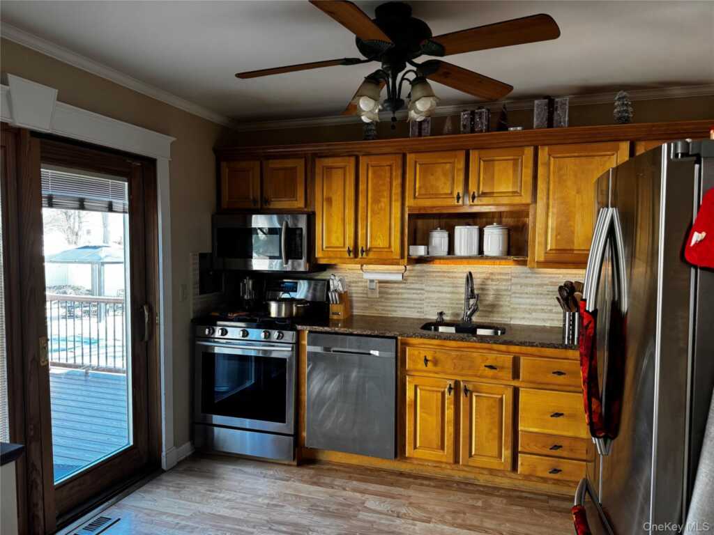 39 Sengstacken Drive, Stony Point, NY 10980 - Photo 2 of 24