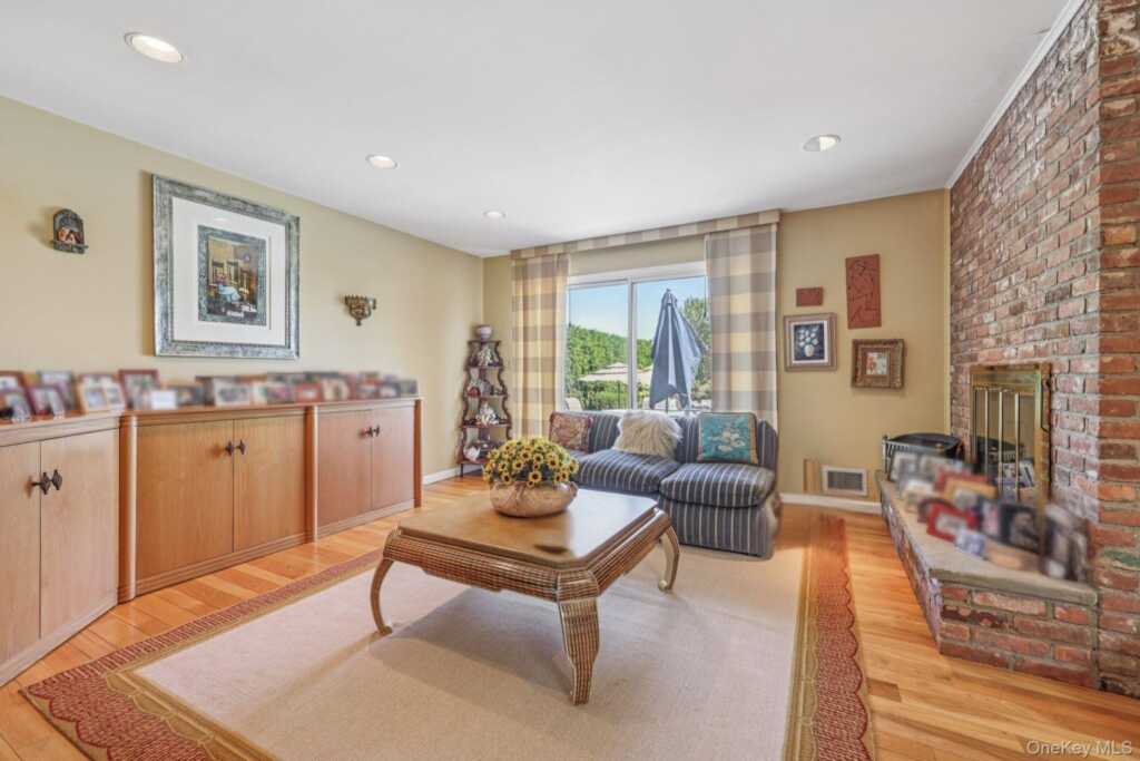 17 Magnolia Drive, Rye, NY 10573 - Photo 10 of 32