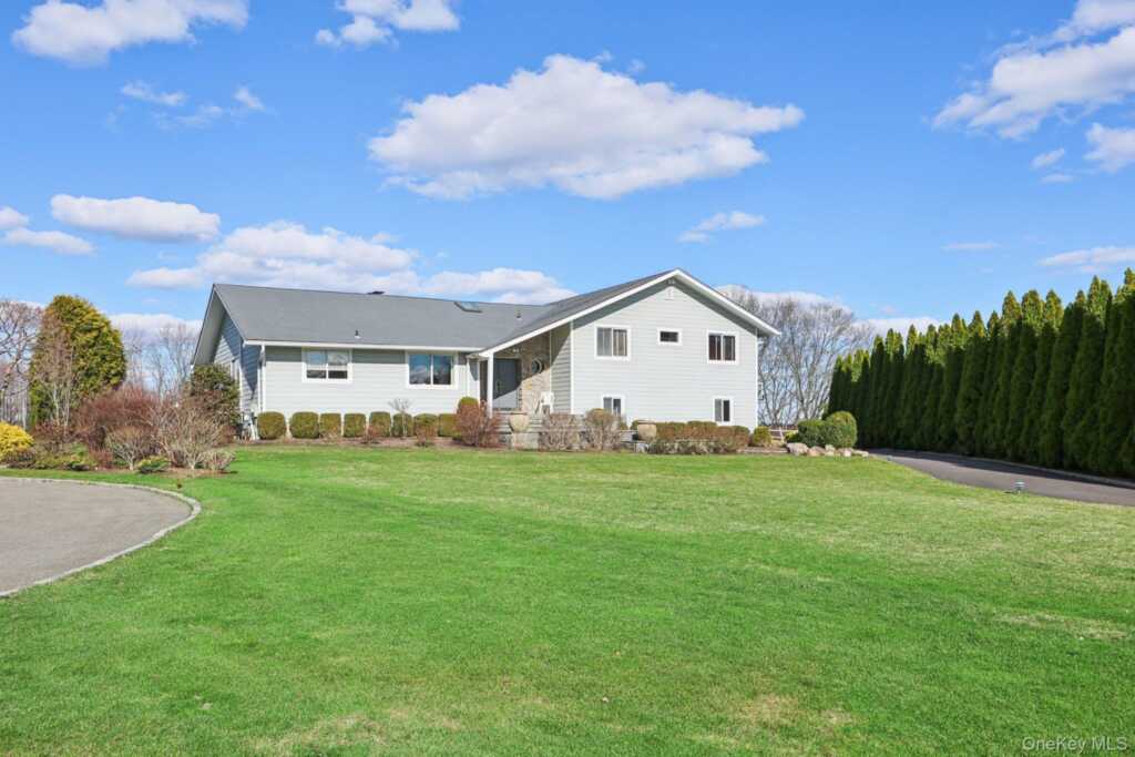 17 Magnolia Drive, Rye, NY 10573 - Photo 2 of 32