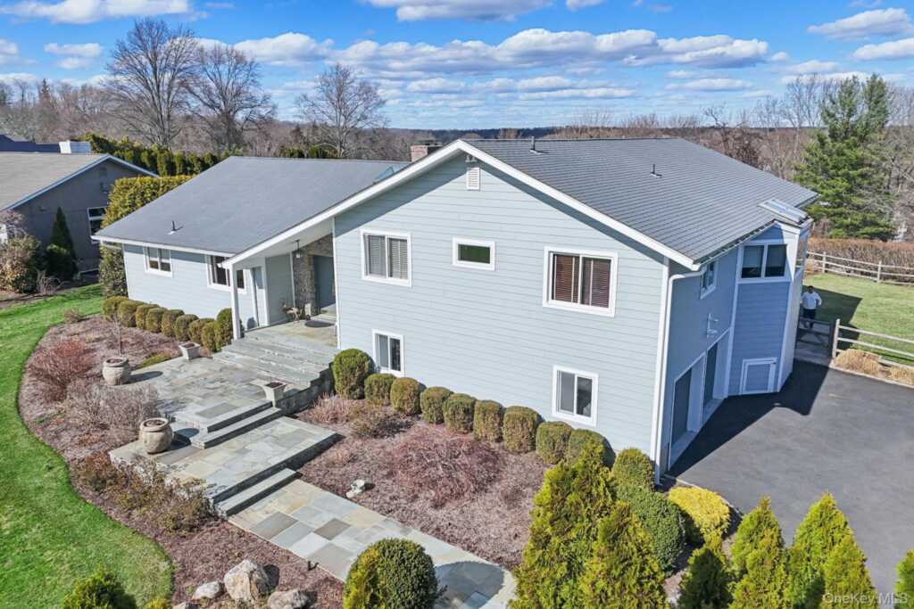 17 Magnolia Drive, Rye, NY 10573 - Photo 3 of 32