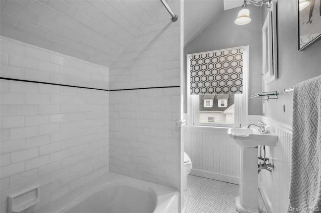 80 Forest Avenue, New Rochelle, NY 10804 - Photo 34 of 49