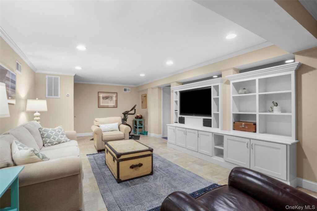 80 Forest Avenue, New Rochelle, NY 10804 - Photo 35 of 49