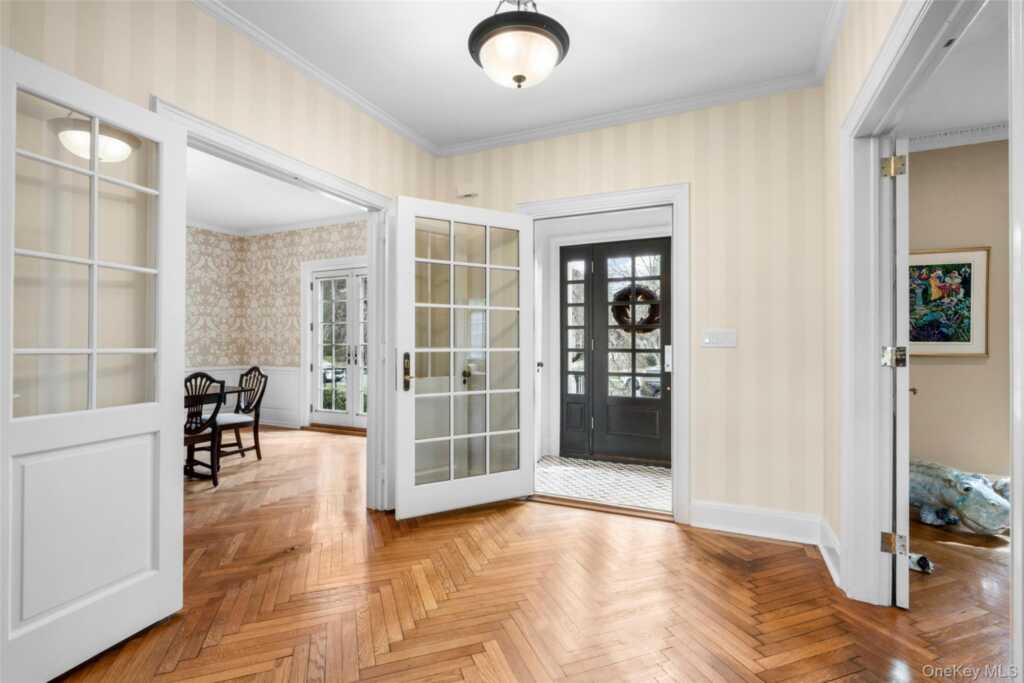 80 Forest Avenue, New Rochelle, NY 10804 - Photo 4 of 49