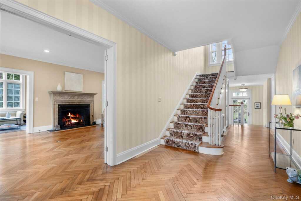 80 Forest Avenue, New Rochelle, NY 10804 - Photo 5 of 49