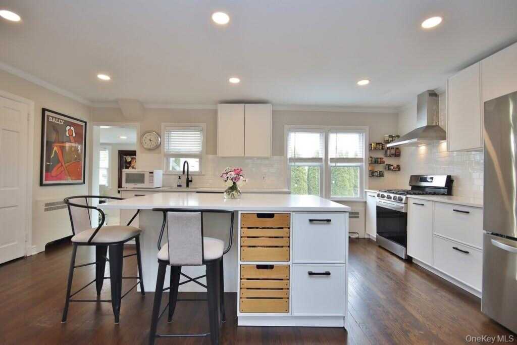 57 Haines Boulevard, Rye, NY 10573 - Photo 6 of 36