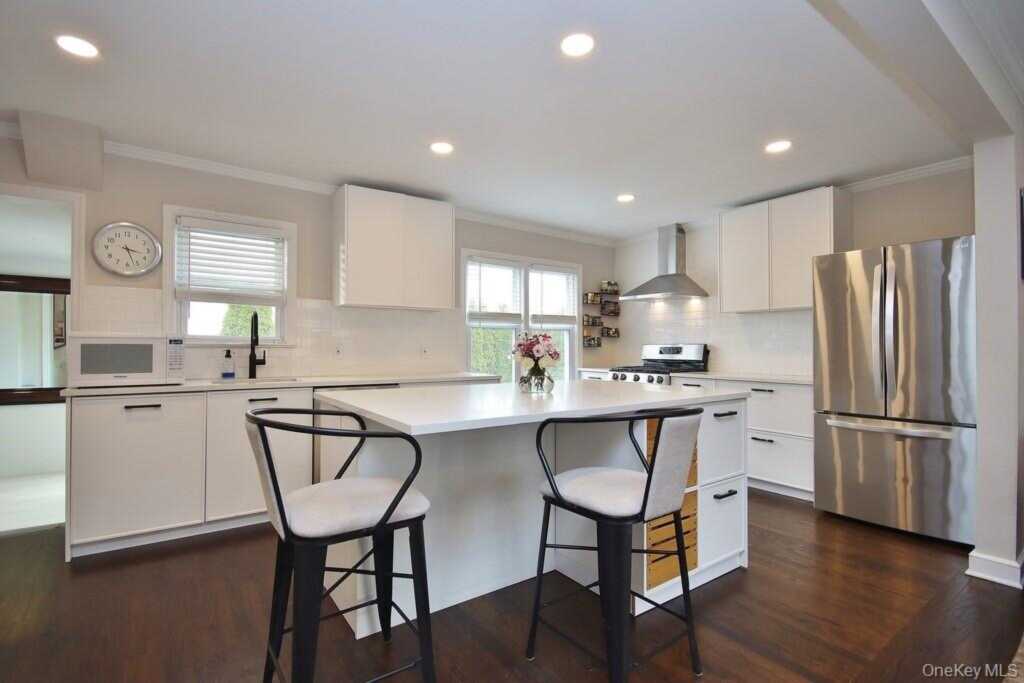 57 Haines Boulevard, Rye, NY 10573 - Photo 7 of 36