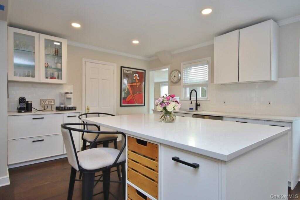 57 Haines Boulevard, Rye, NY 10573 - Photo 8 of 36