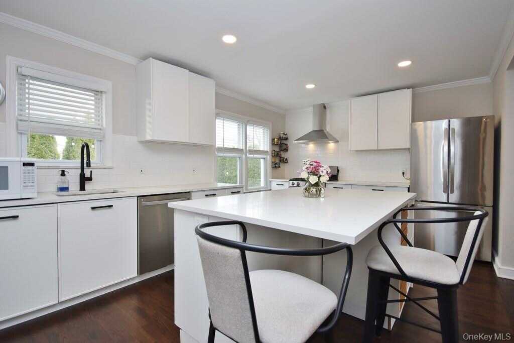 57 Haines Boulevard, Rye, NY 10573 - Photo 9 of 36