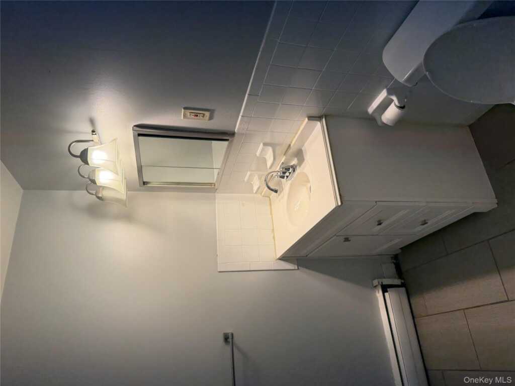 35 Prairie Avenue, Unit #B, Suffern, NY 10901 - Photo 10 of 11