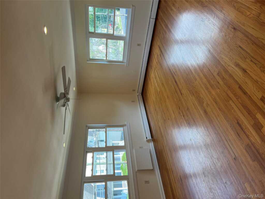 35 Prairie Avenue, Unit #B, Suffern, NY 10901 - Photo 5 of 11