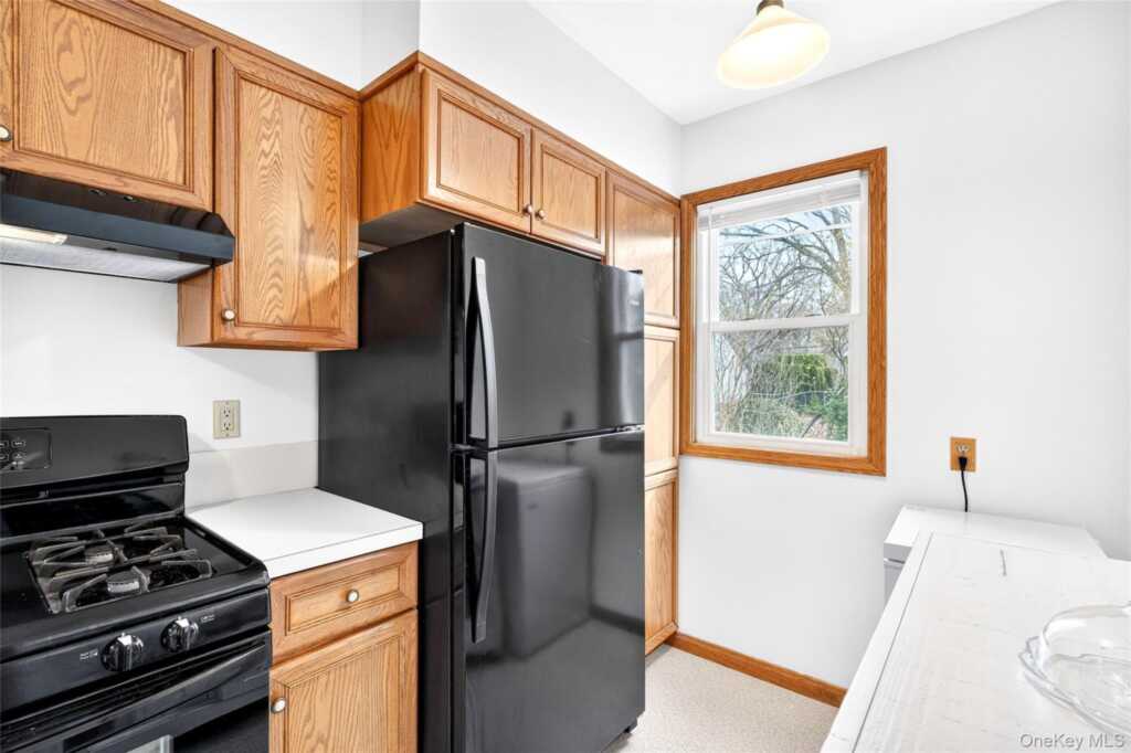 8 W Palisades Avenue, Nanuet, NY 10954 - Photo 15 of 44