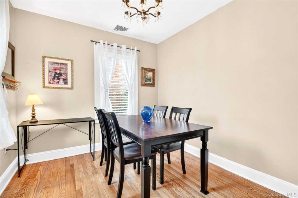 8 W Palisades Avenue, Nanuet, NY 10954 - Photo 18 of 44