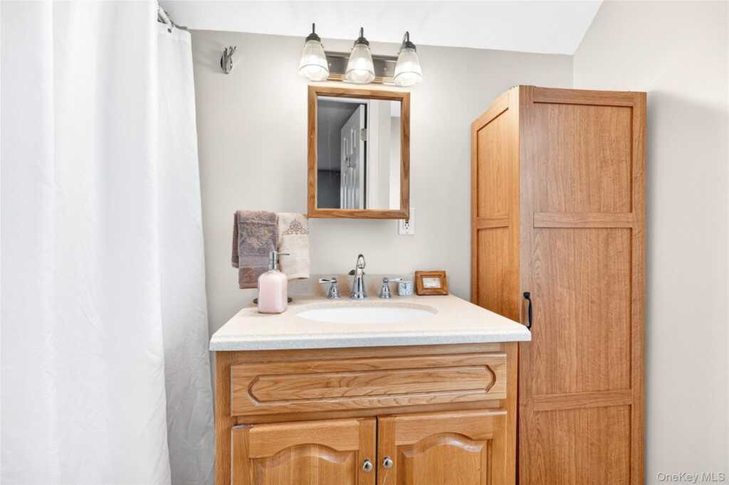 8 W Palisades Avenue, Nanuet, NY 10954 - Photo 30 of 44