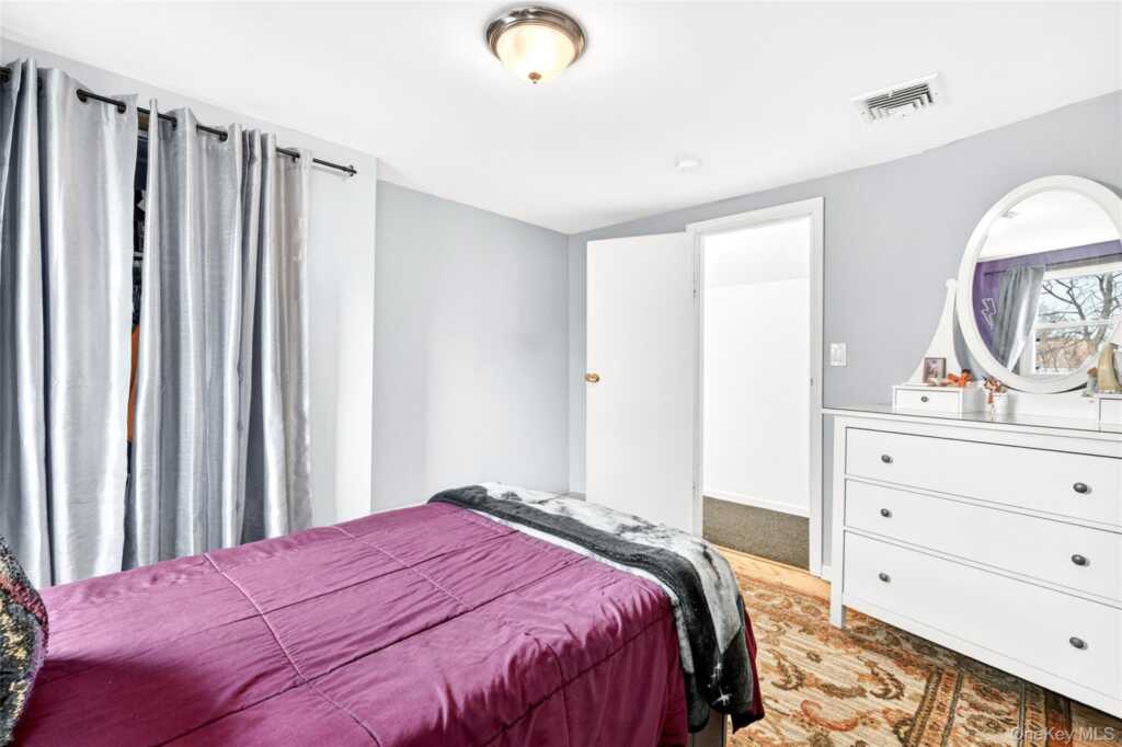 8 W Palisades Avenue, Nanuet, NY 10954 - Photo 34 of 44