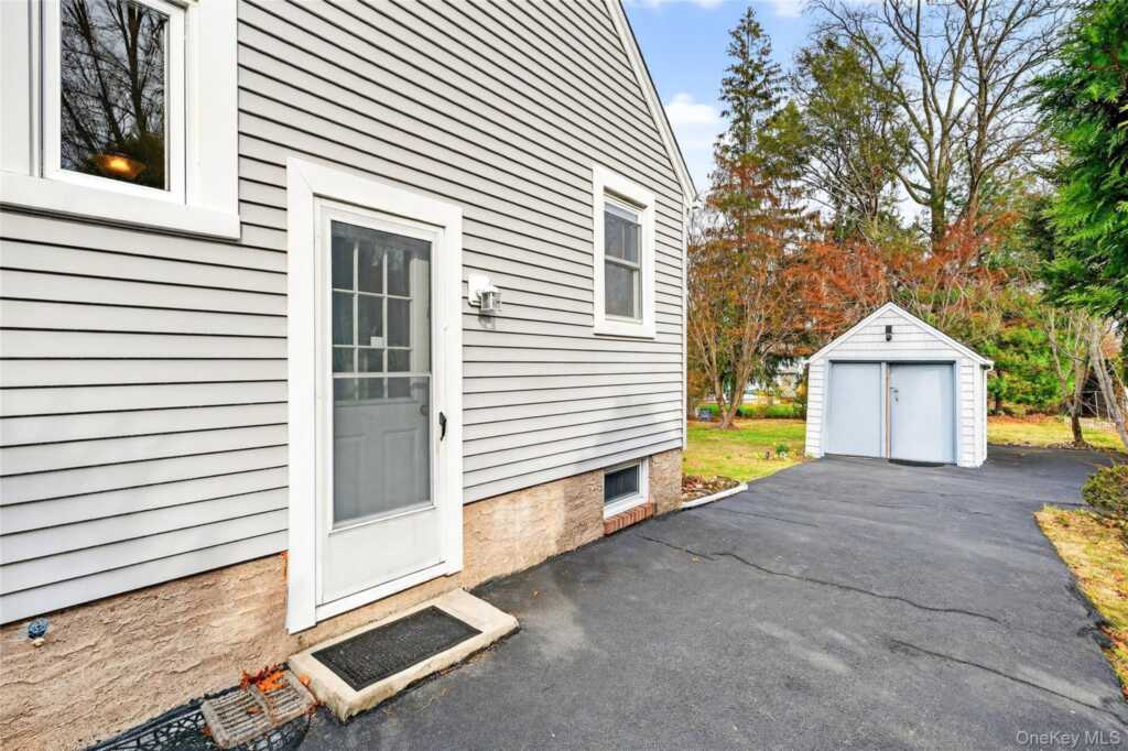 8 W Palisades Avenue, Nanuet, NY 10954 - Photo 37 of 44