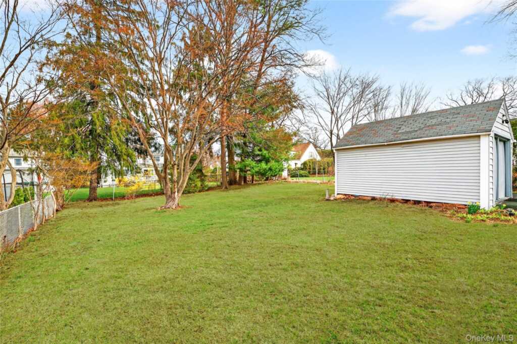 8 W Palisades Avenue, Nanuet, NY 10954 - Photo 39 of 44