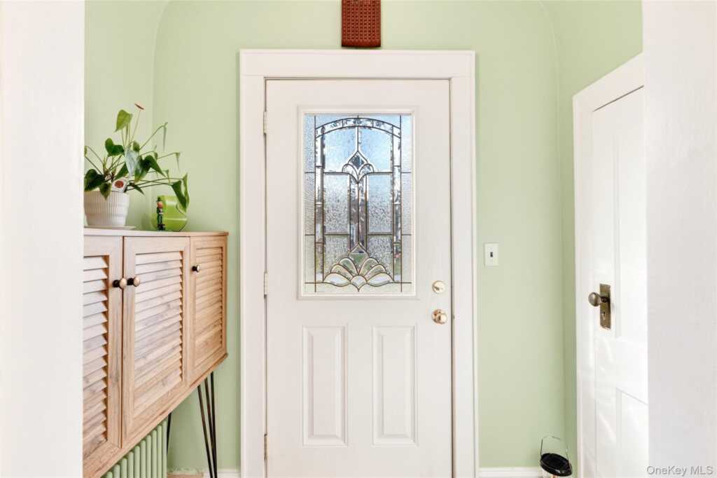 8 W Palisades Avenue, Nanuet, NY 10954 - Photo 5 of 44