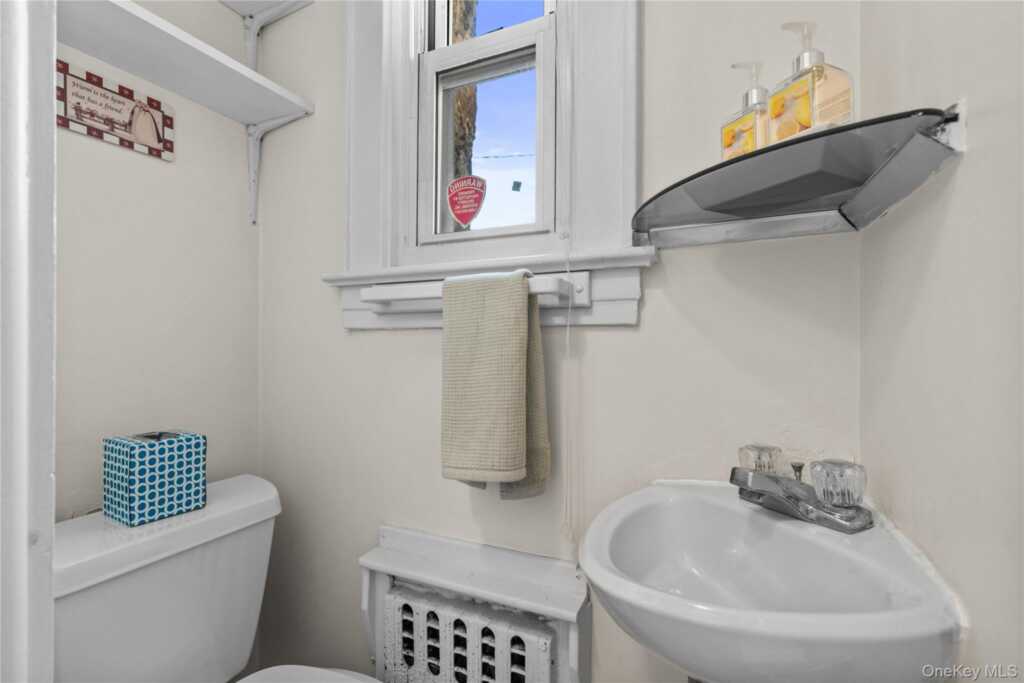 103 Petersville Road, New Rochelle, NY 10801 - Photo 14 of 27