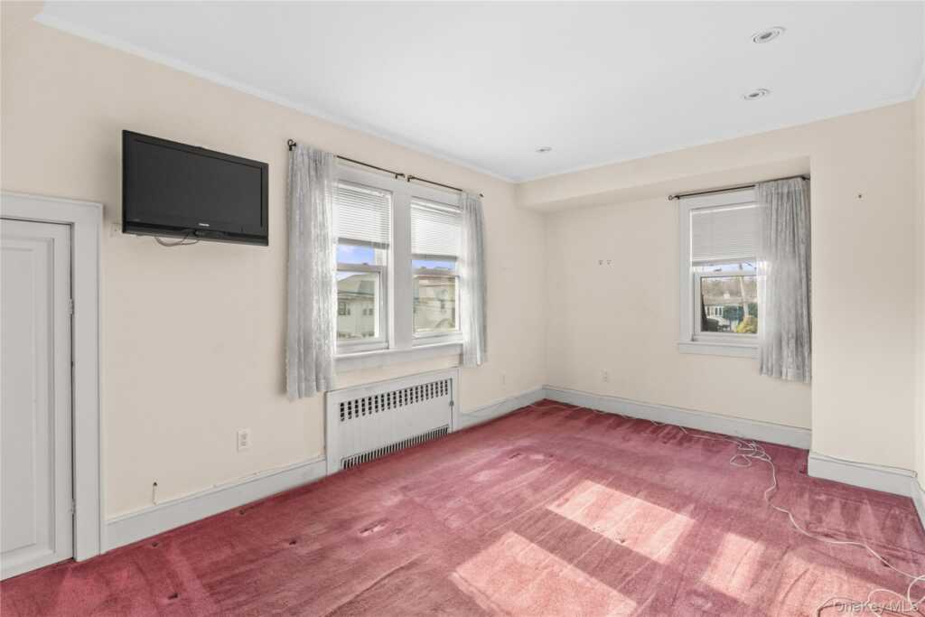 103 Petersville Road, New Rochelle, NY 10801 - Photo 16 of 27