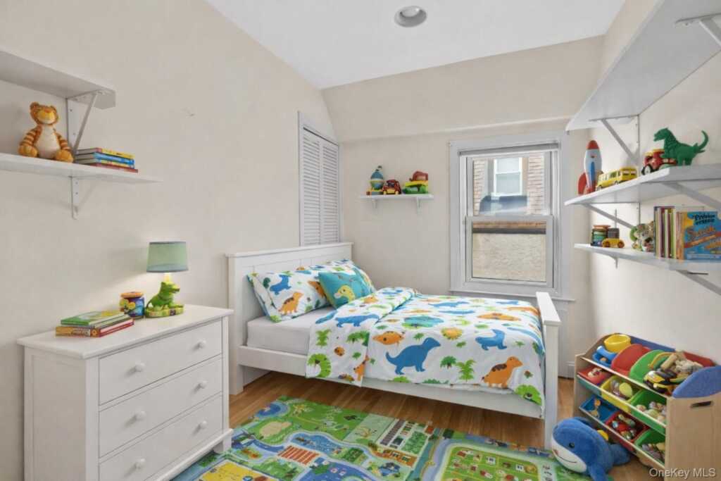 103 Petersville Road, New Rochelle, NY 10801 - Photo 19 of 27