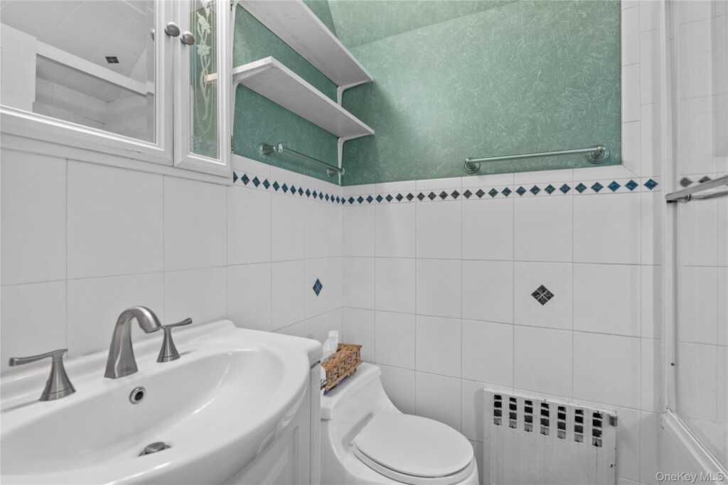 103 Petersville Road, New Rochelle, NY 10801 - Photo 20 of 27