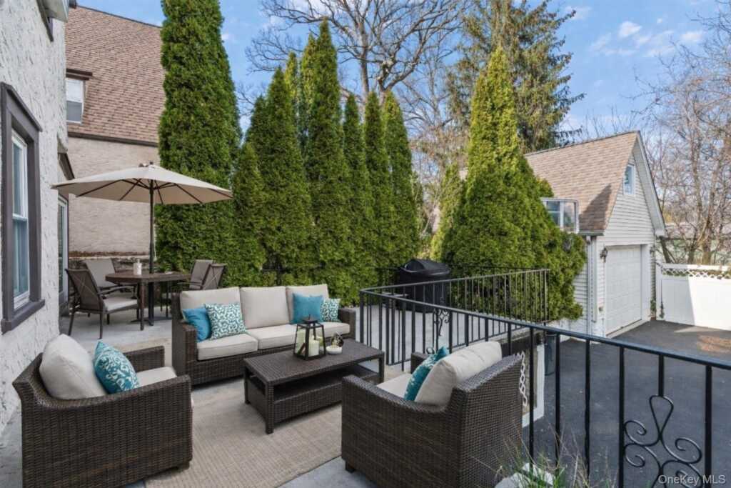 103 Petersville Road, New Rochelle, NY 10801 - Photo 22 of 27